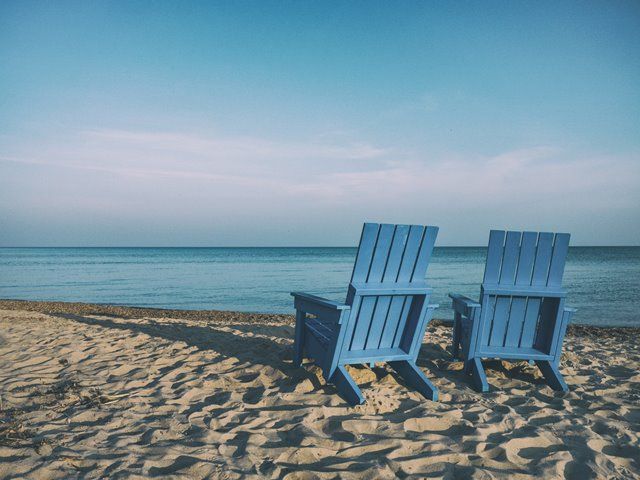 chairs on beach compressor