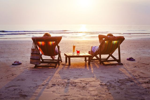 couple on beach chairs compressor